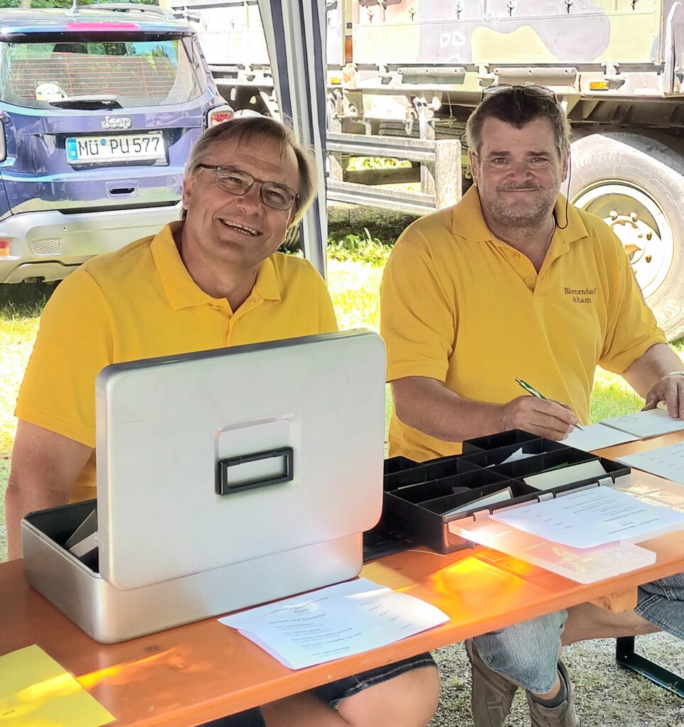 Die Chefs an der Kasse